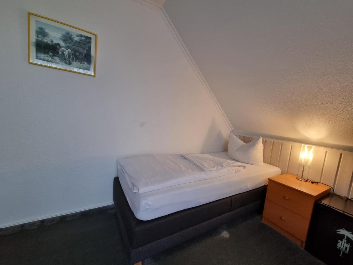 Erbenholz Hotel Laatzen Buitenkant foto