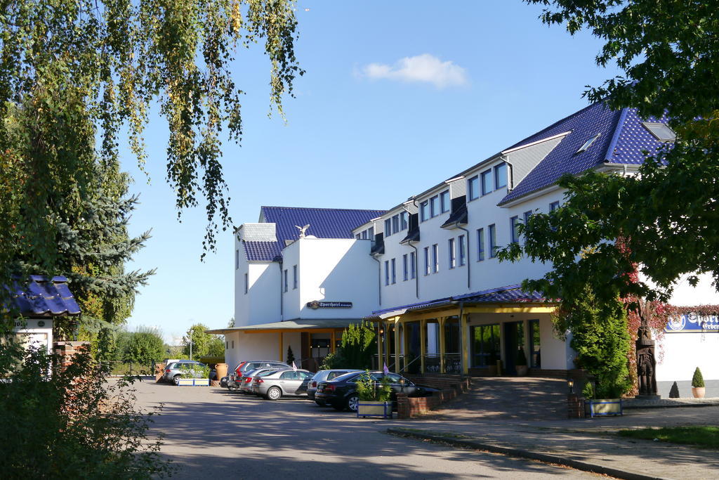 Erbenholz Hotel Laatzen Buitenkant foto