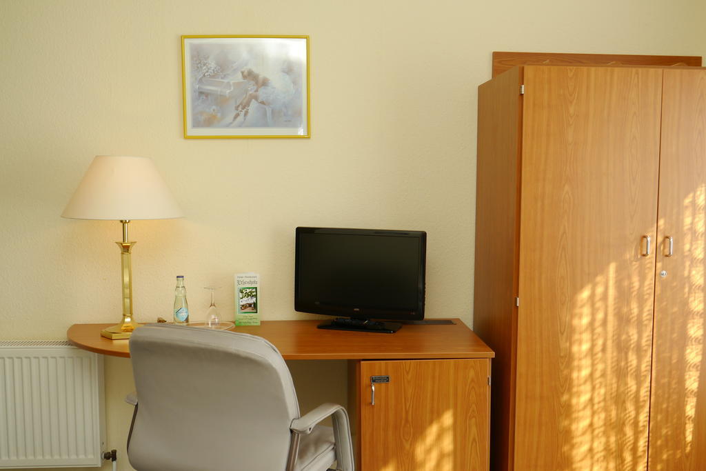 Erbenholz Hotel Laatzen Kamer foto